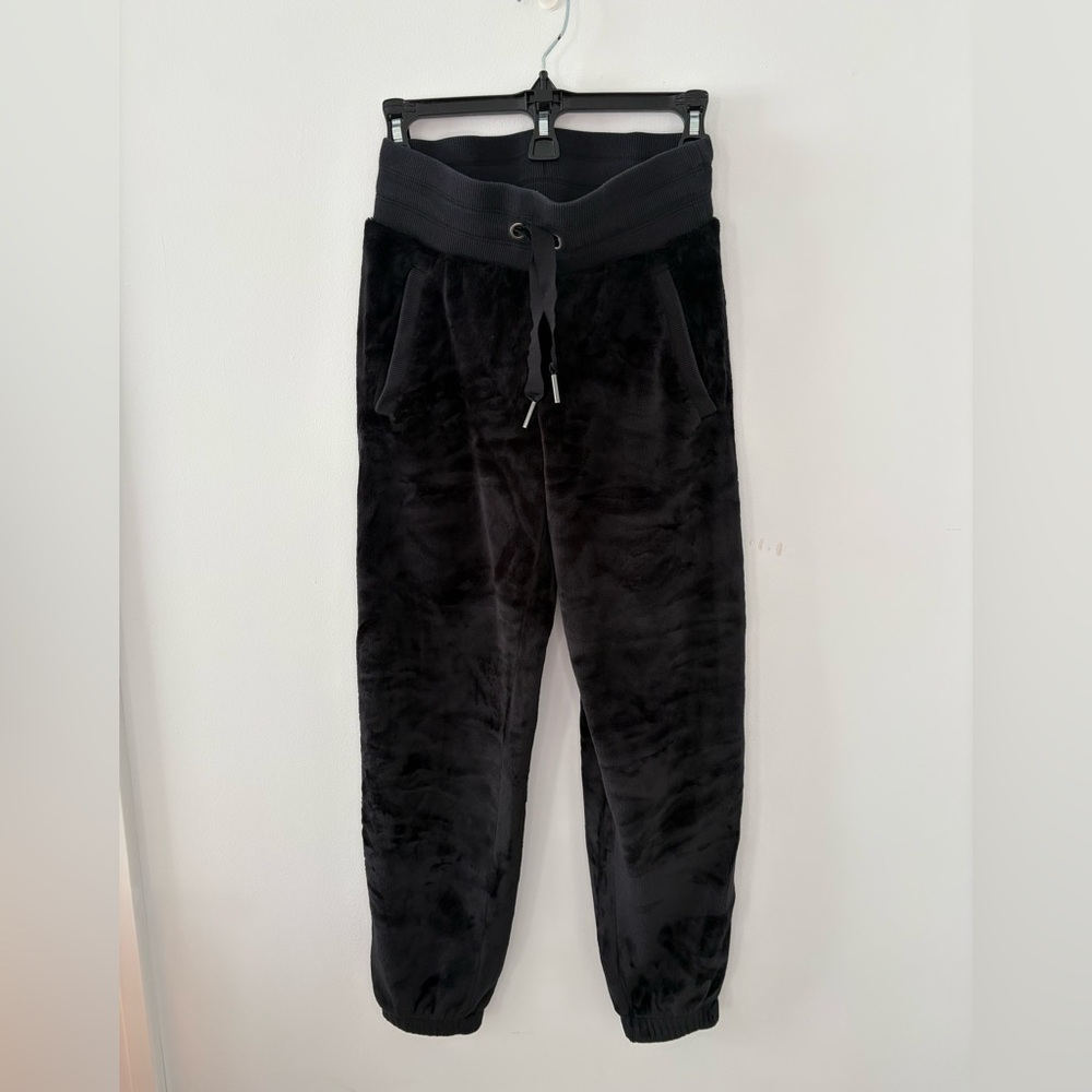 Athleta Women’s Black Super Soft Cozy Karma Joggers